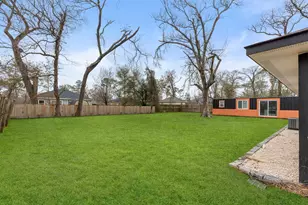 7938 Snowden St, Houston, TX 77028 - Photo 31