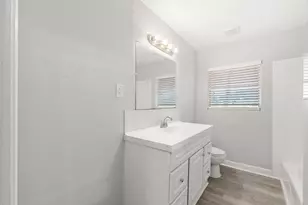 7938 Snowden St, Houston, TX 77028 - Photo 19