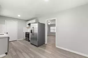 7938 Snowden St, Houston, TX 77028 - Photo 13