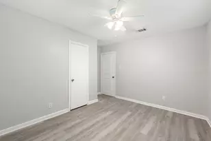 7938 Snowden St, Houston, TX 77028 - Photo 27