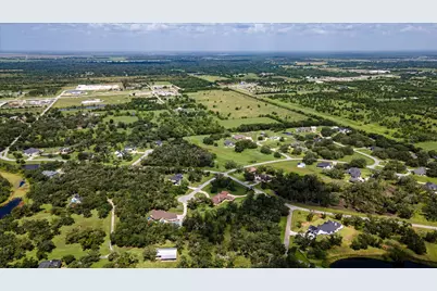 406 Thousand Oaks Drive, Angleton, TX 77515 - Photo 15