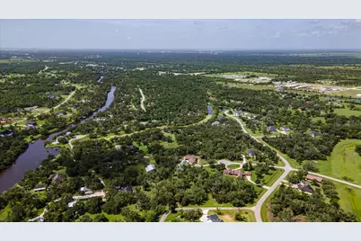 406 Thousand Oaks Drive, Angleton, TX 77515 - Photo 19