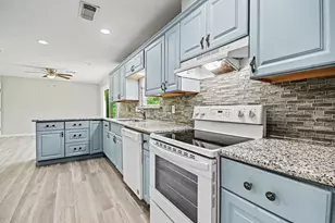 203 Chestnut St, Lake Jackson, TX 77566 - Photo 11