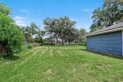 203 Chestnut Street, Lake Jackson, TX 77566 - Photo 27