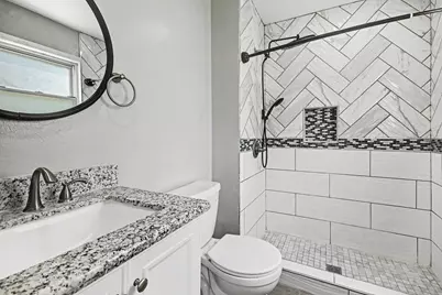 203 Chestnut Street, Lake Jackson, TX 77566 - Photo 25