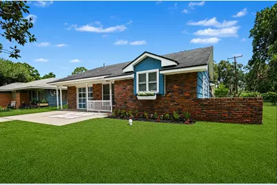 203 Chestnut Street, Lake Jackson, TX 77566 - Photo 3