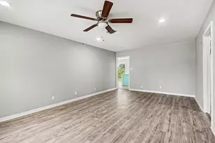 203 Chestnut St, Lake Jackson, TX 77566 - Photo 9