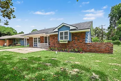 203 Chestnut Street, Lake Jackson, TX 77566 - Photo 3