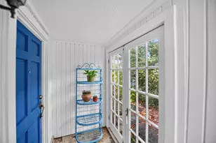 2106 Van Buren St, Houston, TX 77006 - Photo 3