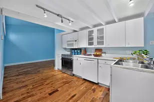 2106 Van Buren St, Houston, TX 77006 - Photo 9