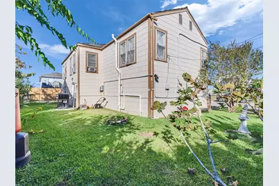 5019 Ave M 1/2, Galveston, TX 77551 - Photo 3