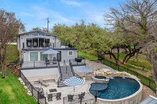 205 Beaver Cir, Horseshoe Bay, TX 78657 - Photo 1