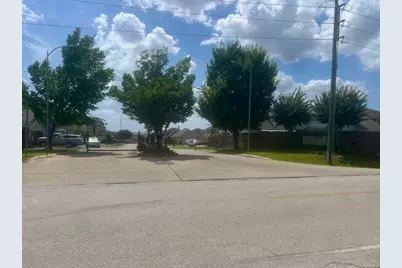 10827 Windfern Lakes Street, Houston, TX 77064 - Photo 17