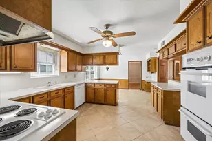 13315 Westport Ln, Houston, TX 77079 - Photo 5