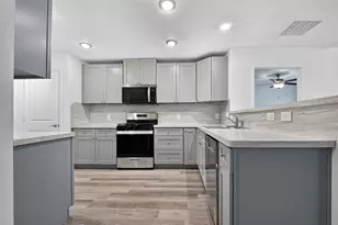 353 Todd St, Tomball, TX 77375 - Photo 17