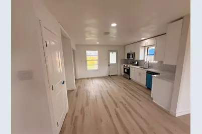 8015 Howton Street, Houston, TX 77028 - Photo 9