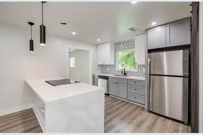 10415 Westray Street, Houston, TX 77043 - Photo 17