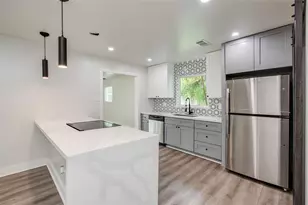 10415 Westray St, Houston, TX 77043 - Photo 17