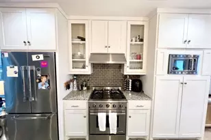612 E 29th St, Houston, TX 77008 - Photo 5