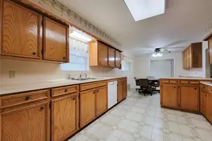 12119 Beverly Dr, Houston, TX 77065 - Photo 9