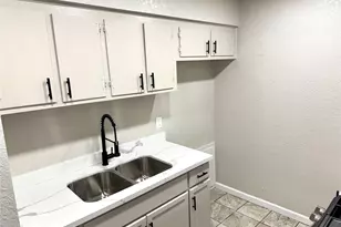 10206 Buena Park Dr, Houston, TX 77089 - Photo 9