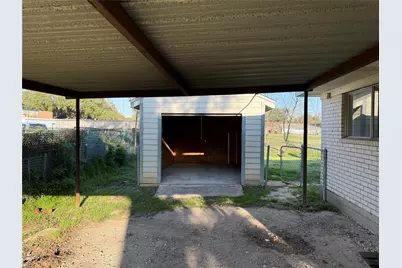 1014 Robinson Street, Alvin, TX 77511 - Photo 15