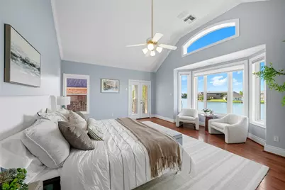 5934 Stratford Gardens Drive, Sugar Land, TX 77479 - Photo 9