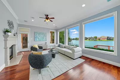 5934 Stratford Gardens Drive, Sugar Land, TX 77479 - Photo 3