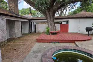 10010 Burgoyne Rd, Houston, TX 77042 - Photo 5
