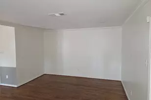 10010 Burgoyne Rd, Houston, TX 77042 - Photo 17