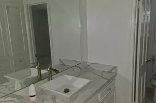 10010 Burgoyne Rd, Houston, TX 77042 - Photo 11