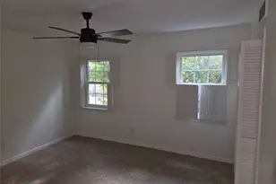 10010 Burgoyne Rd, Houston, TX 77042 - Photo 11