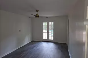 10010 Burgoyne Rd, Houston, TX 77042 - Photo 9