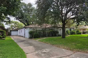 10010 Burgoyne Rd, Houston, TX 77042 - Photo 3