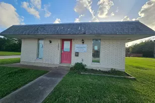 1501 6th St N, Texas City, TX 77590 - Photo 1