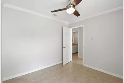 9203 Kirkmont Drive, Houston, TX 77089 - Photo 33