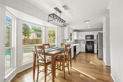 30 Village Knoll Place, The Woodlands, TX 77381 - Photo 11