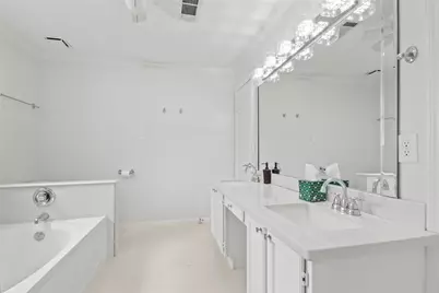 30 Village Knoll Place, The Woodlands, TX 77381 - Photo 15