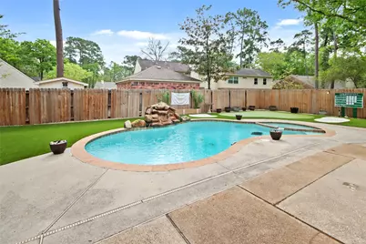 30 Village Knoll Place, The Woodlands, TX 77381 - Photo 5