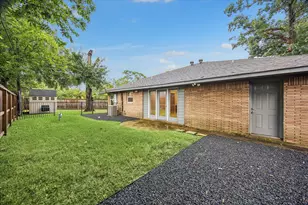 4402 Libbey Ln, Houston, TX 77092 - Photo 5