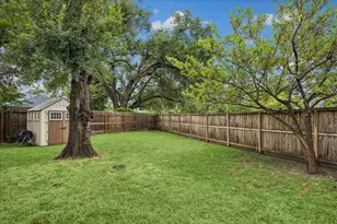 4402 Libbey Ln, Houston, TX 77092 - Photo 31