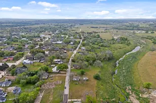 104 Kessler St, Hallettsville, TX 77964 - Photo 3