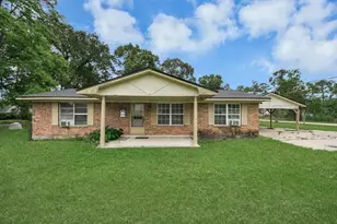 1301 Briarcliff St, Conroe, TX 77385 - Photo 9