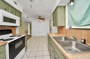 1301 Briarcliff St, Conroe, TX 77385 - Photo 31