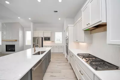 9510 Chateau Hill Drive, Manvel, TX 77578 - Photo 15