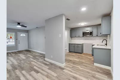7914 Belbay Street, Houston, TX 77033 - Photo 9