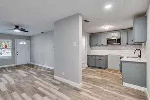 7914 Belbay St, Houston, TX 77033 - Photo 9