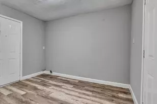 7914 Belbay St, Houston, TX 77033 - Photo 21