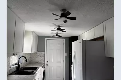 100 Ross Street #B, Huntsville, TX 77320 - Photo 9