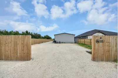 828 Road 5607, Cleveland, TX 77327 - Photo 13